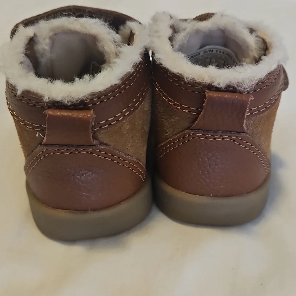 Unisex Baby Chestnut UGG Tan Baby Shoes with Faux Fur Trim